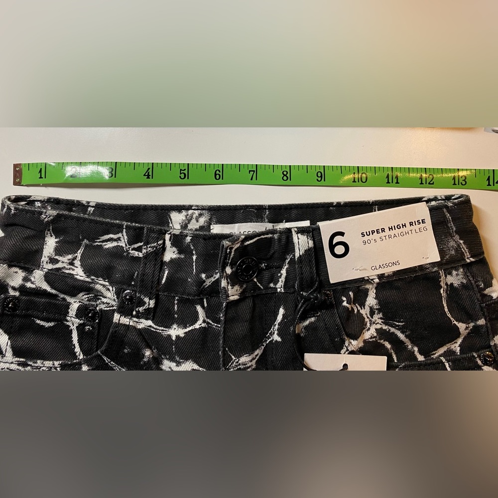 Black / White Wide Leg, Patterned Jeans New With Tags ( 26 Inch Waist ) - Picture 7 of 8